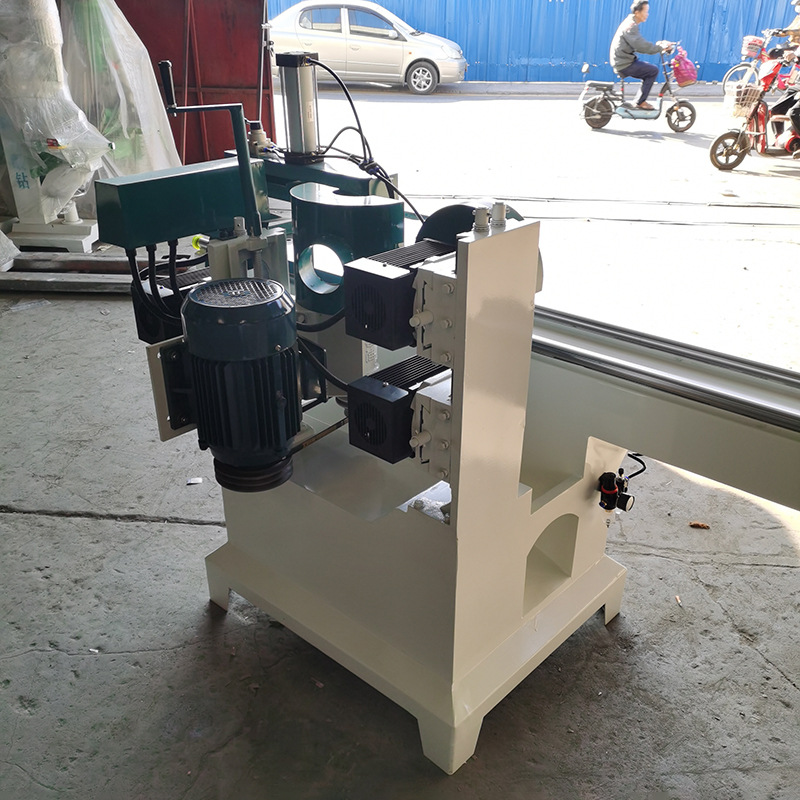 Ленточная пила по дереву вертикальная портативная 4 кВт