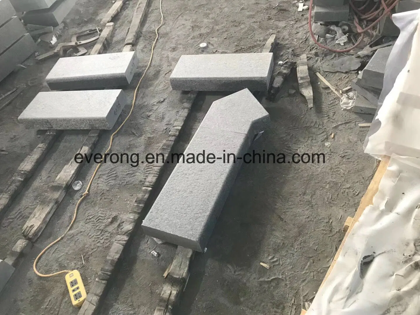 Natural Black Lava Stone Basalt with Flamed/Polished/Honed/Bushhammered Surface for Projects