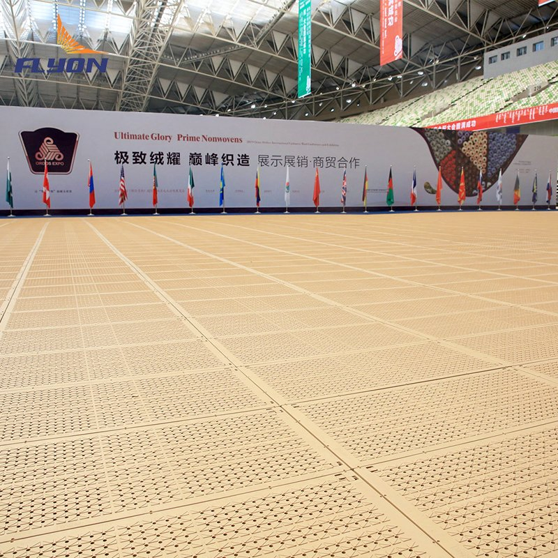 Противоскользящие пластиковые маты для газона и мероприятий