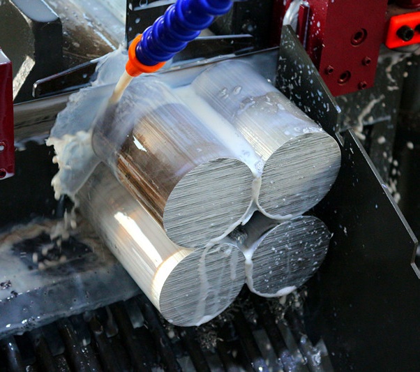 Ленточная пила по металлу горизонтальная автоматическая