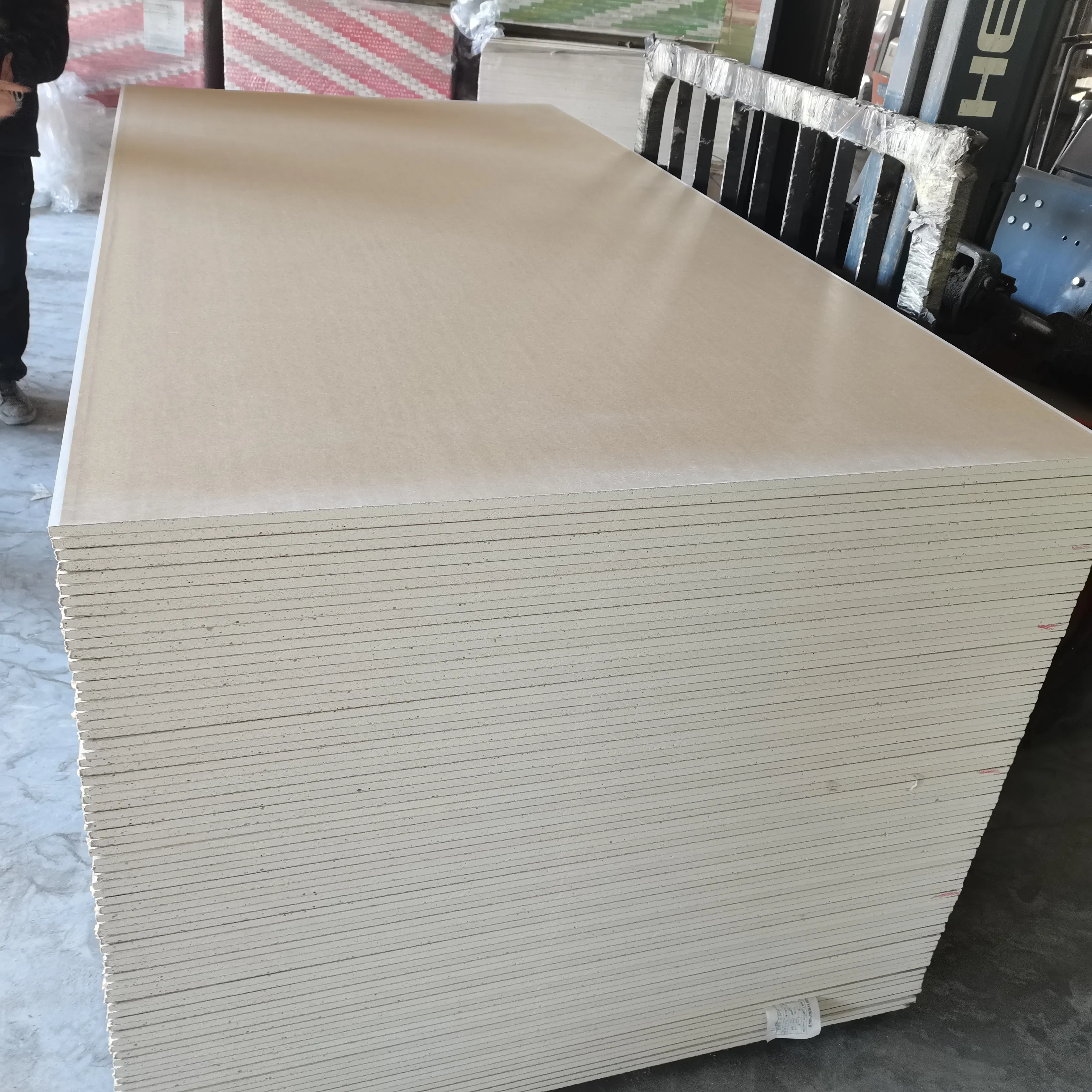 Quality Rectangular Drywall for Efficient Building Material Applications