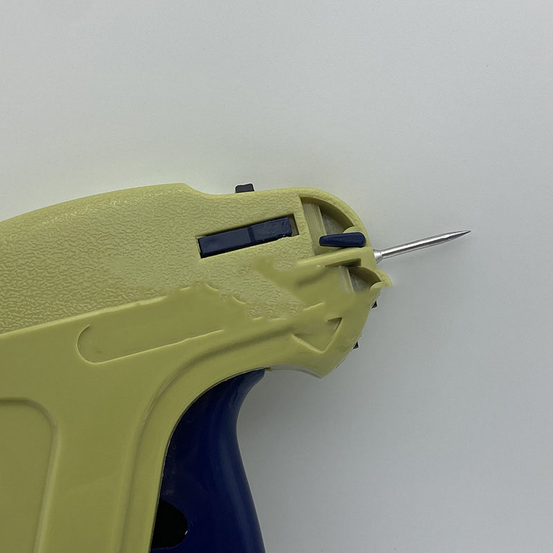 Пистолет для этикеток с иглой и клеем