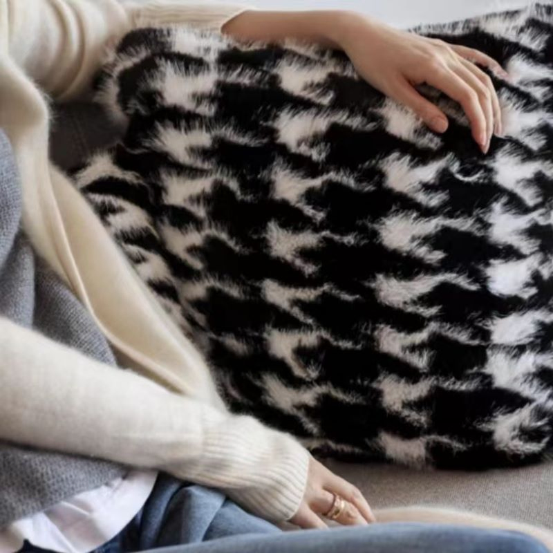 Polyester Jacquard Fake Fur Cushion of Seat Sofa Wholesale Pillow Case