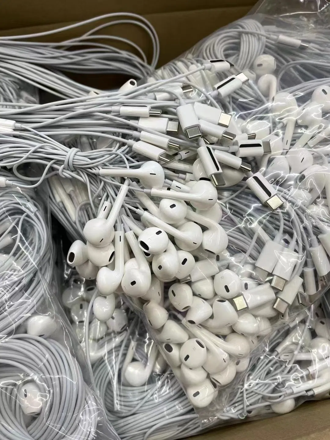 New Arrival Uses Earpods Wired Headphones Accessories Wired Earpods Max USB-C for iPhone 15 16 PRO