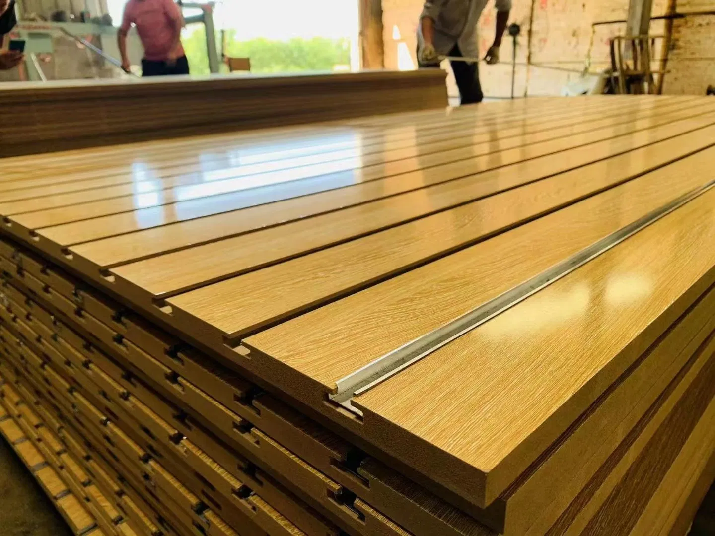 Factory Custom Unique Graphic Printed Sparkle Finish Melamine Slot Board Slatwall with Insert