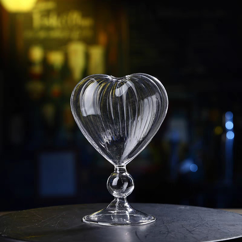 Wholesale Best Selling Heart Design Handmade Wine Glass with Stem for Cocktail and Alcohol-Free Juice
