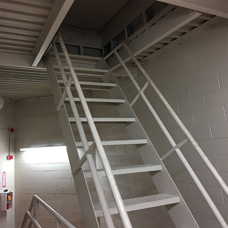 Factory Supply ASTM Standard A36 Railing Fabrication Carbon Steel Painted Stair Handrail for Steel Structure Building