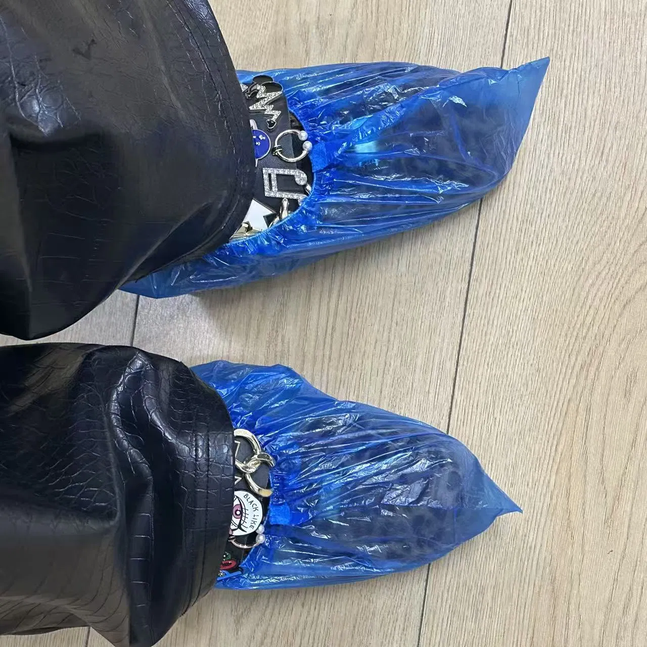 Premium Disposable PE Water Proof Non Slip Plastic Shoecovers