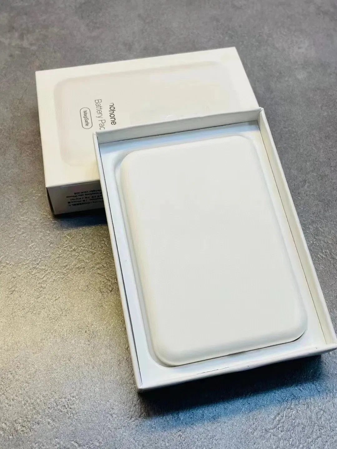 Магнитный пауэрбанк Magsafe 5000 мАч для iPhone 12-16