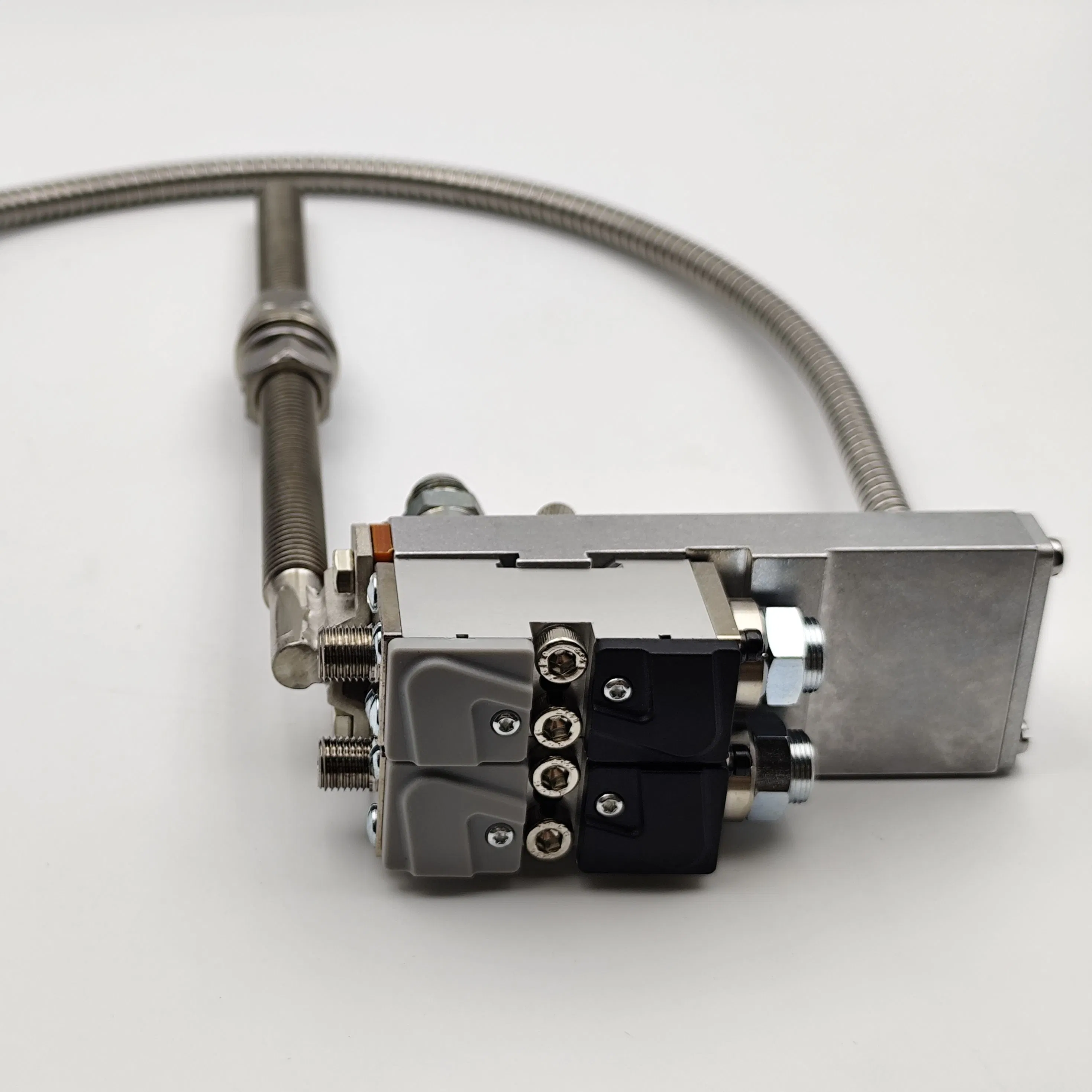 1057402 Hot Melt Gluing Machine PUR Hot Melt Gluing Spraying Gun Compatible with Nordson