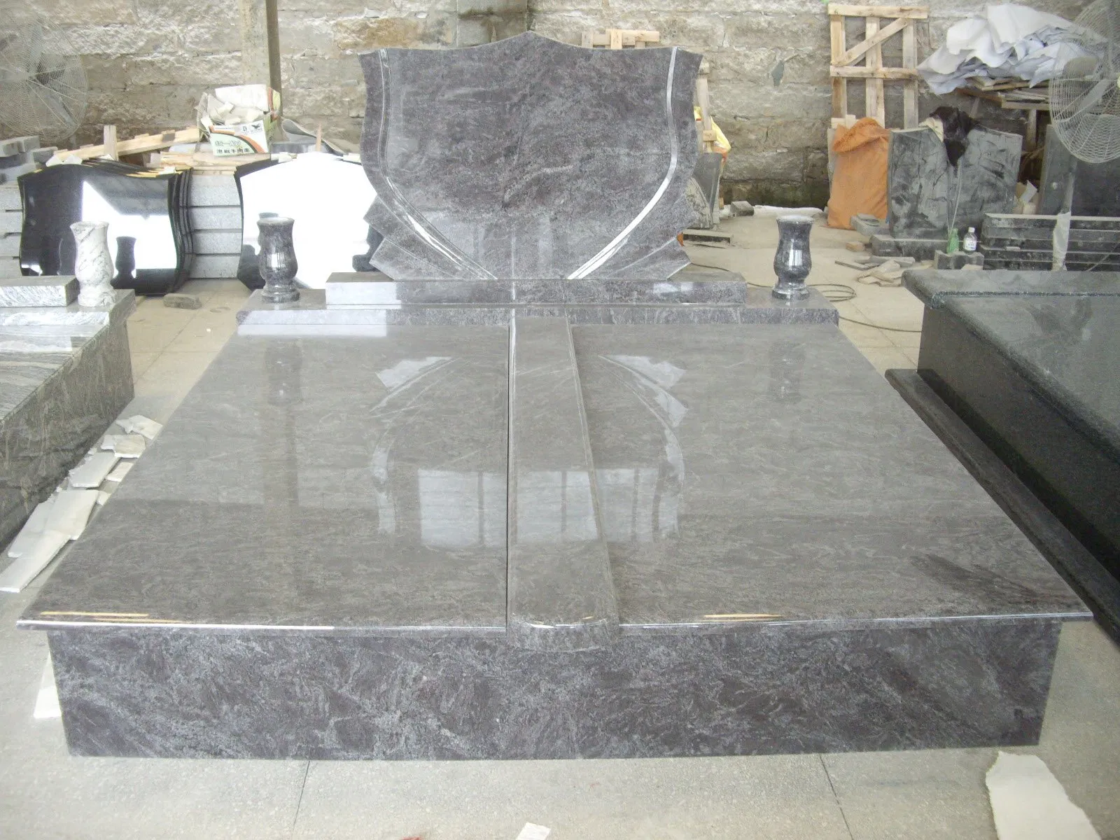 Factory Supplier Tombstone Granite Tile Cover European Style Headstone Monument