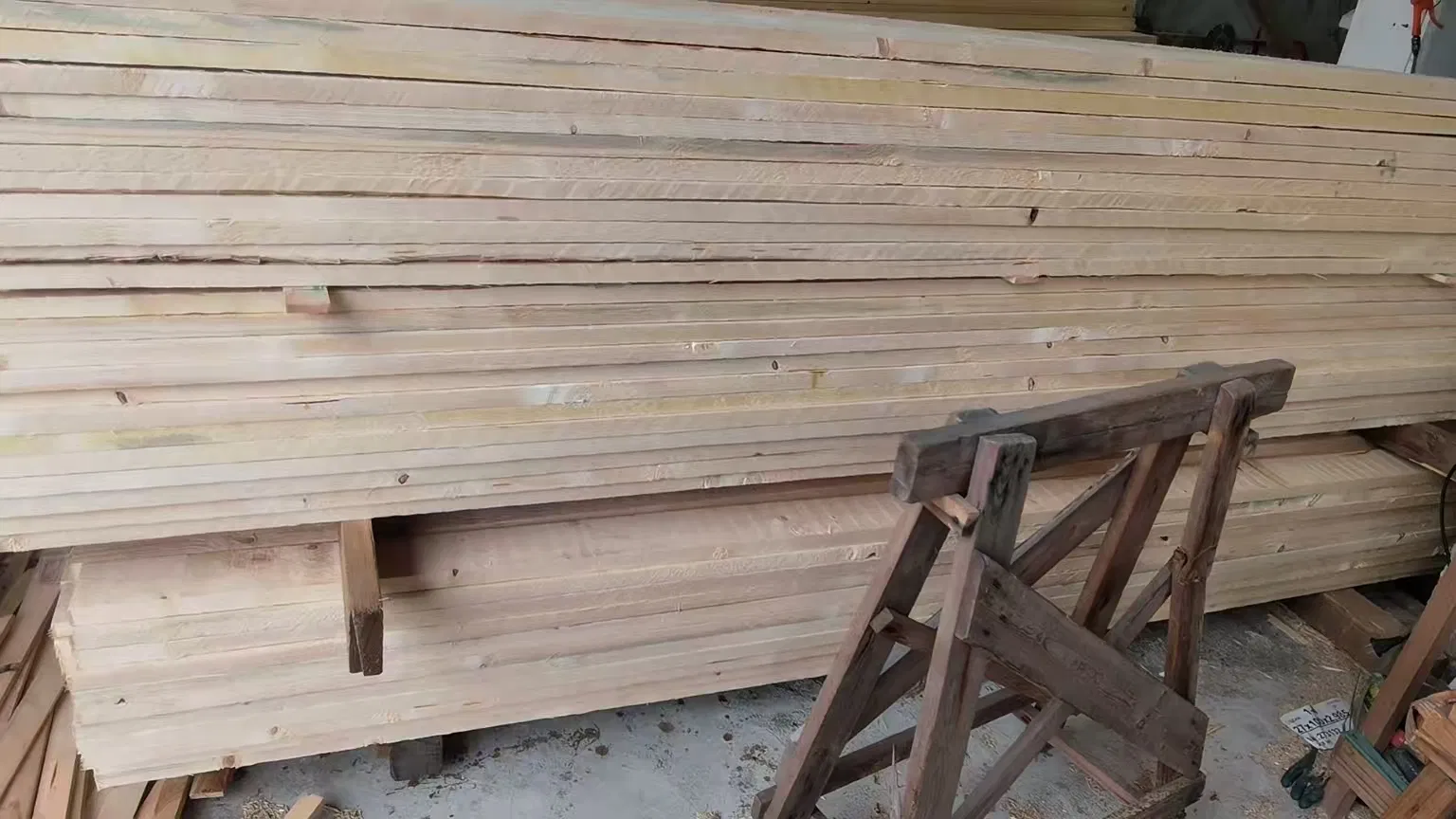 Sold Wood Spruce Sawn Timber Thickness 27mm & 28mm for Construction