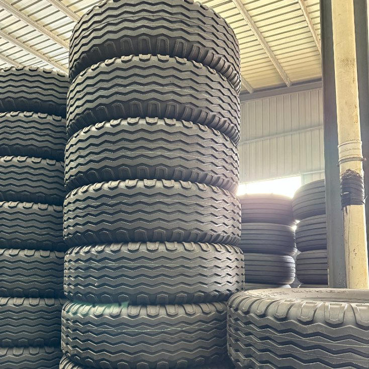 12.5-80-15.3PR Grain Truck Tire HT702