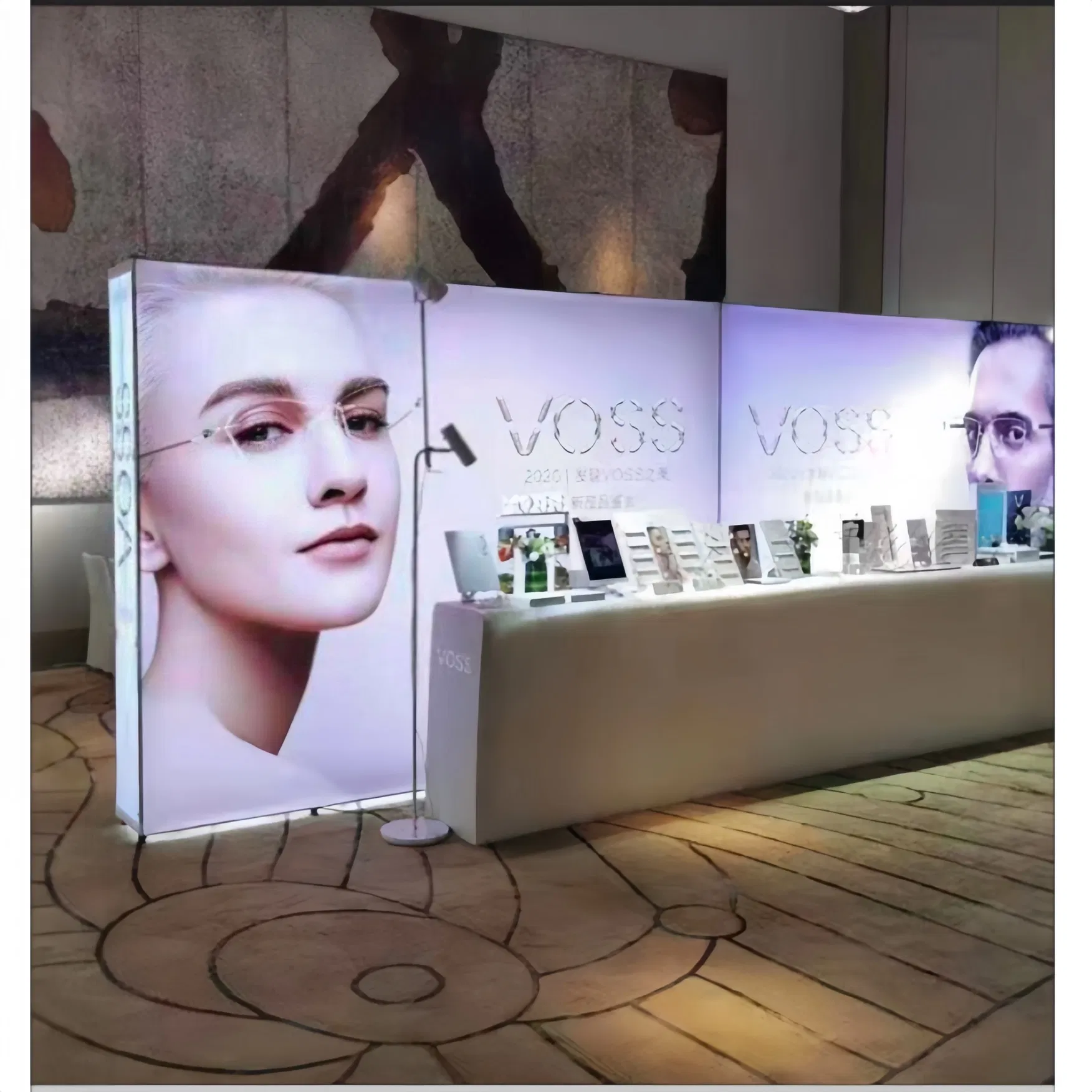 Easy-Stand Ez11 Folding Light Box of Exhibition