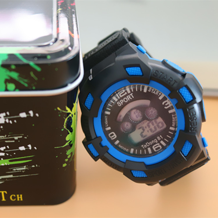Спортивные часы с логотипом и LED-дисплеем
