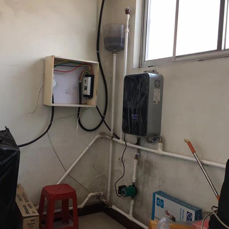 Sample Available Instant Electric Shower Water Heater 8.5W Induction Tank Electric WiFi Hot Geyser Instant Shower Water Heater