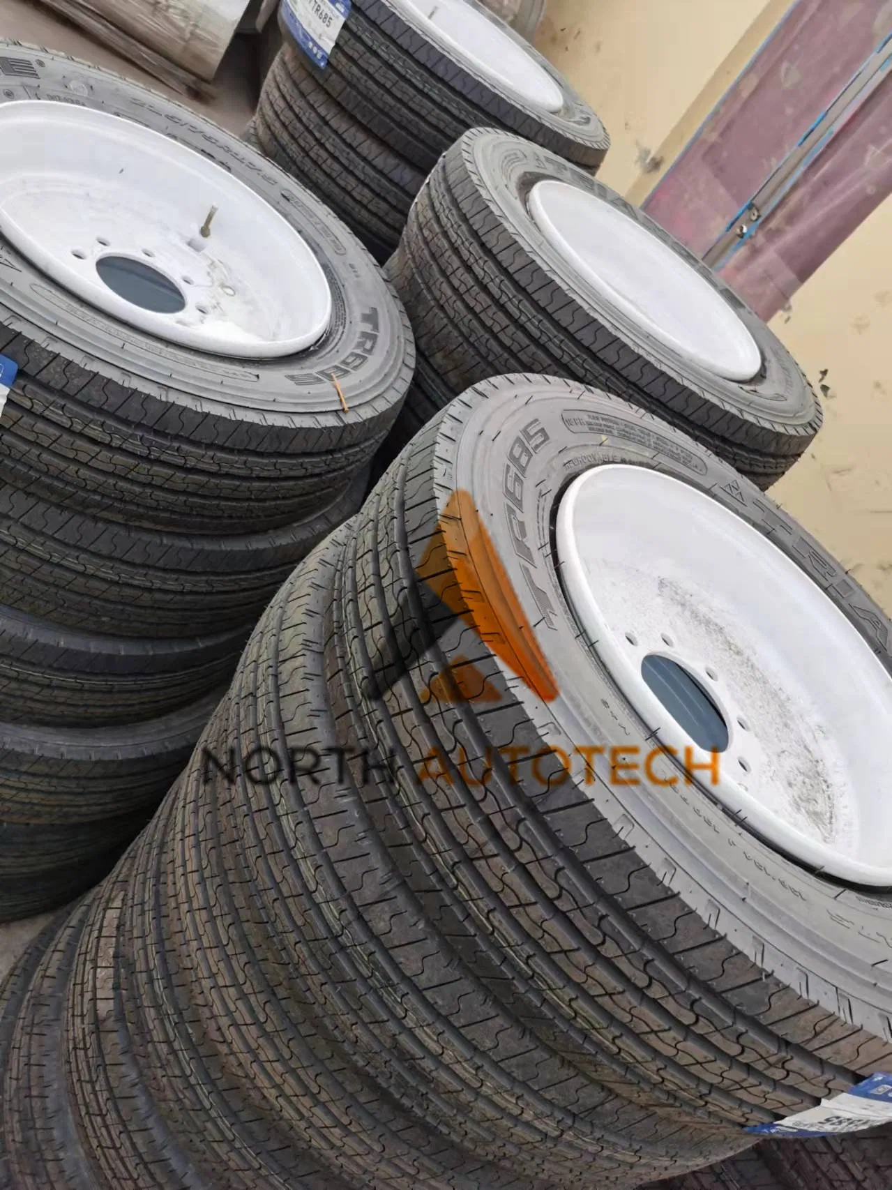 Шины для прицепов 215/75 R17.5 Heavy Duty, нагрузка на ось 8000 фунтов