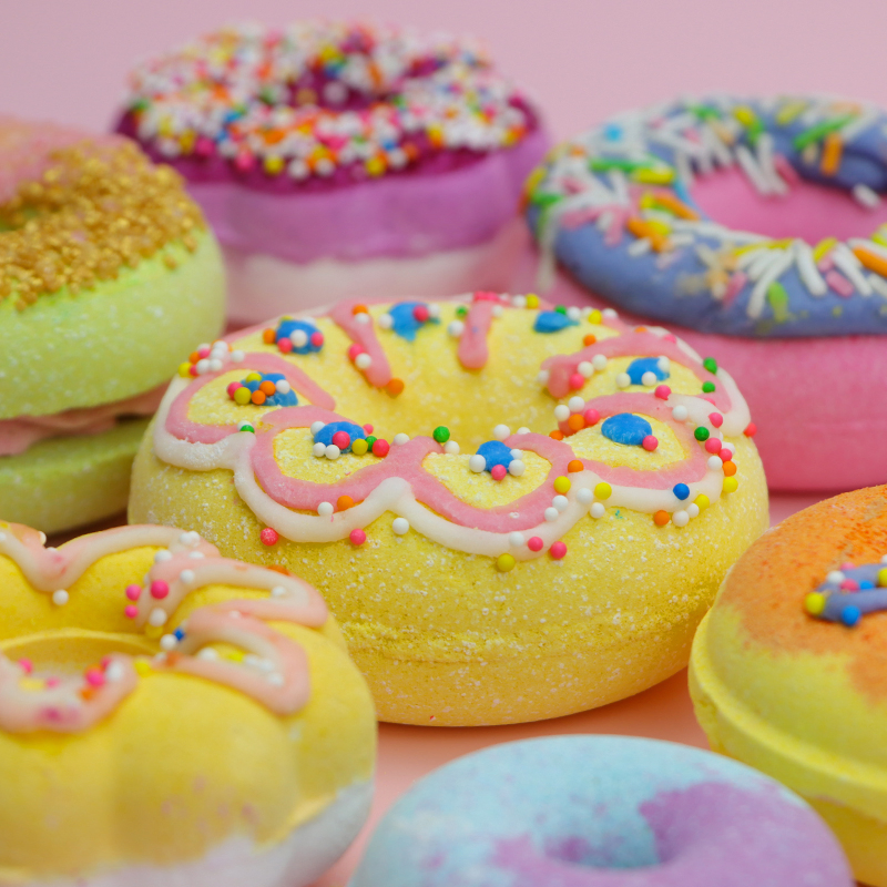 Vegan Organic Handmade Bath Bombs for Relaxing SPA Therapy with Essential Oils