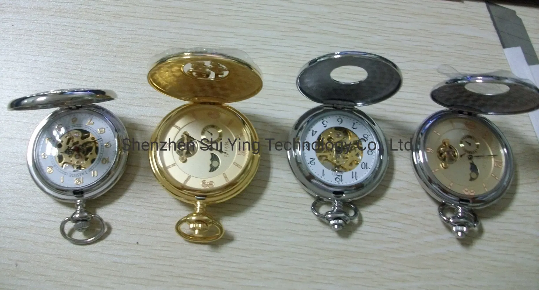 Men Retro Vintage Fashion Skeleton Mechanical Pocket Watch with Chain