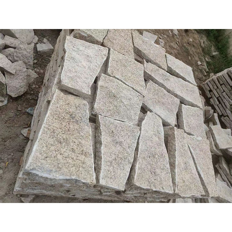 Economical Irregular G682 Misty Yellow/Sunset Gold/Rusty Beige Granite Flagstone for Outside Garden Decoration