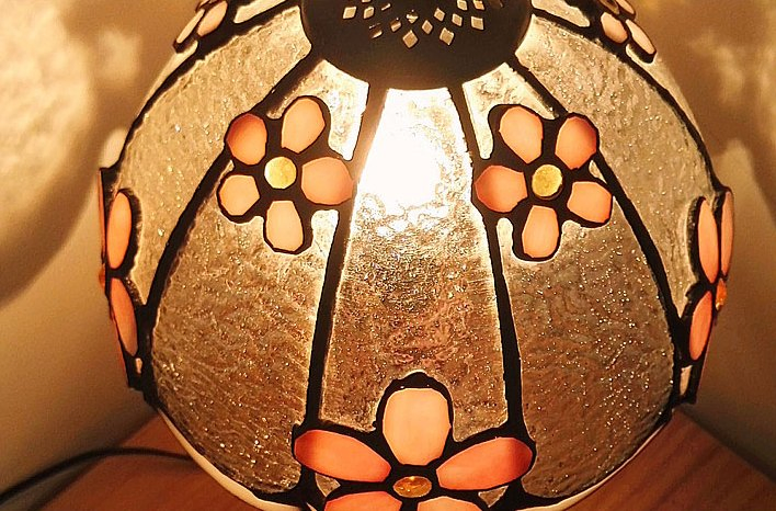Elegant Tiffany Pink Flower Stained Glass Night Lamp for Home Decor