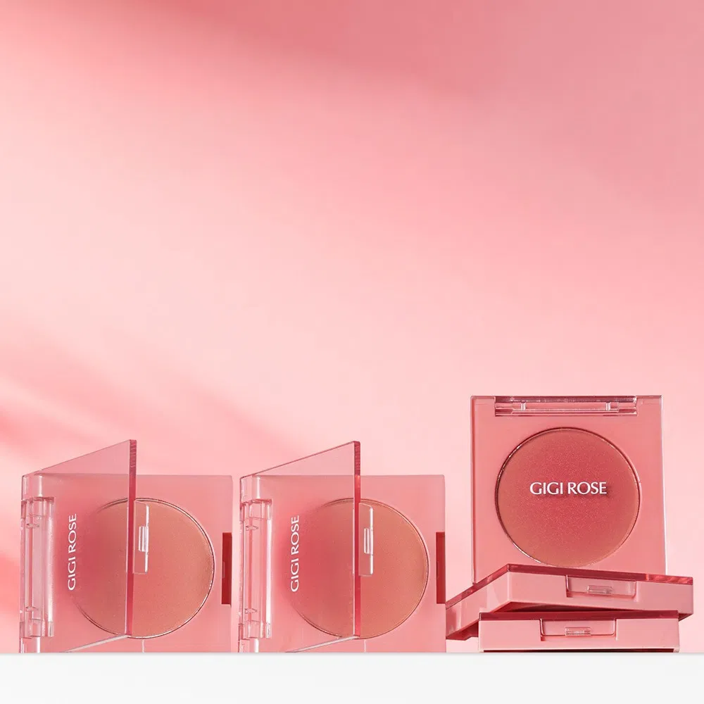 Fragrance-Free Lightweight and Breathable Monochrome Long Lasting Blush for New Year's Eve Looks