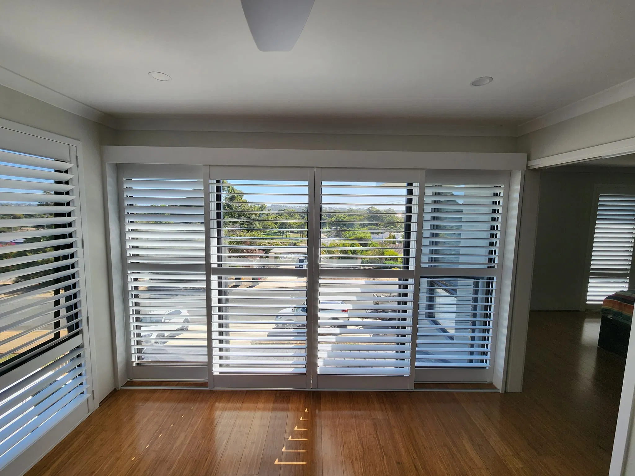 Sliding Shutter Systems Tracking Shutters for The Movement of Louvre Doors