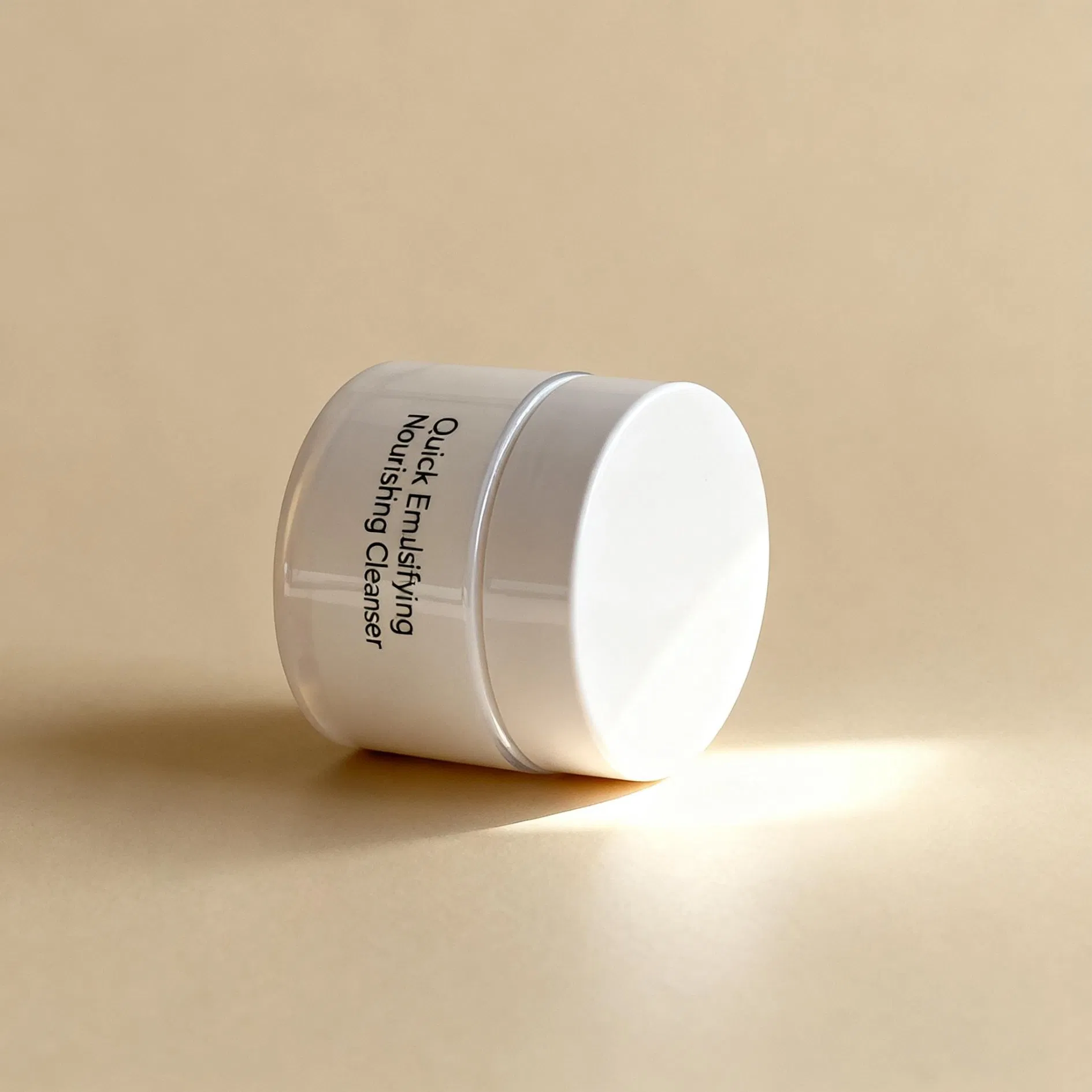 Plant-Based Purifying and Protective Face Cleanser with Moringa Seed Extract and Bisabolol for Vegan Skin Care