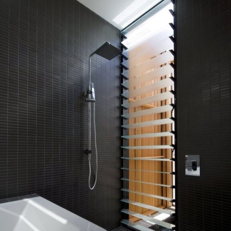 Residential Window Louvers in Tempered Glass Window for Ventilation