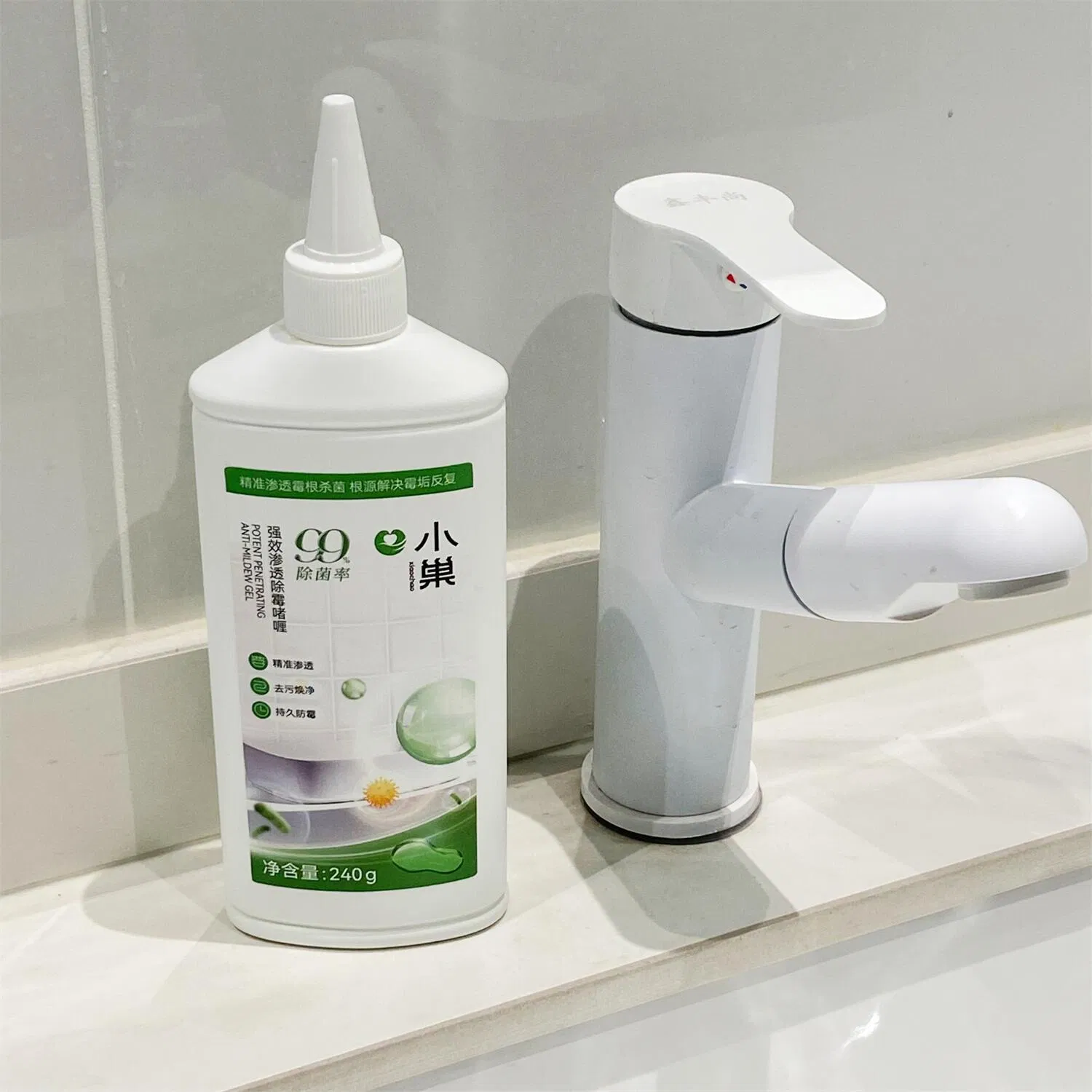 Quick Mold and Mildew Remover Spray for Easy Use