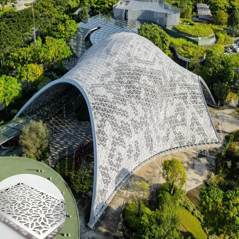 Алюминиевые фасадные панели с резьбой для вентилируемых фасадов