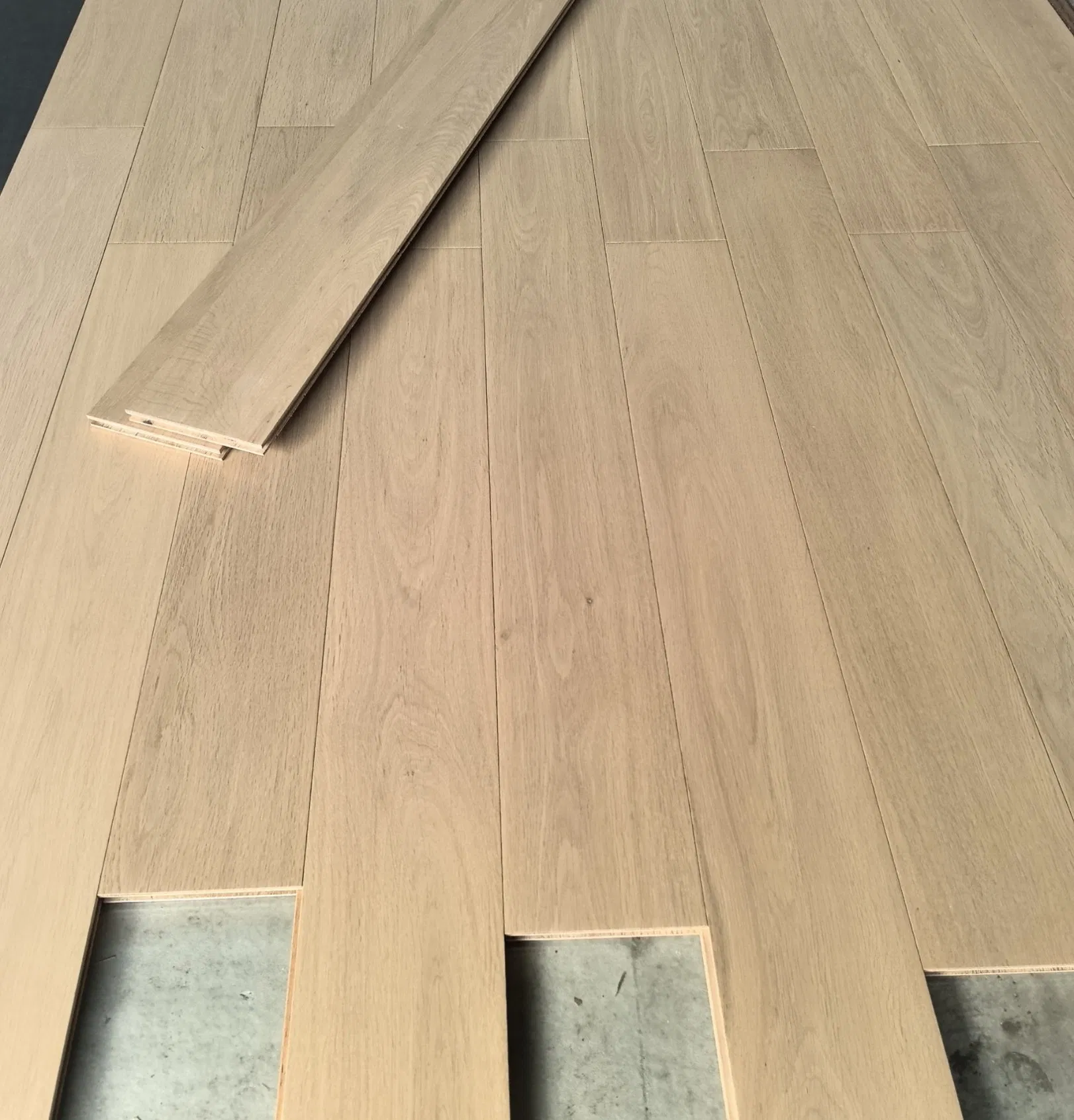 New Popularity Quality Assurance Hardwood Parquet Engineered Oak Timber Flooring