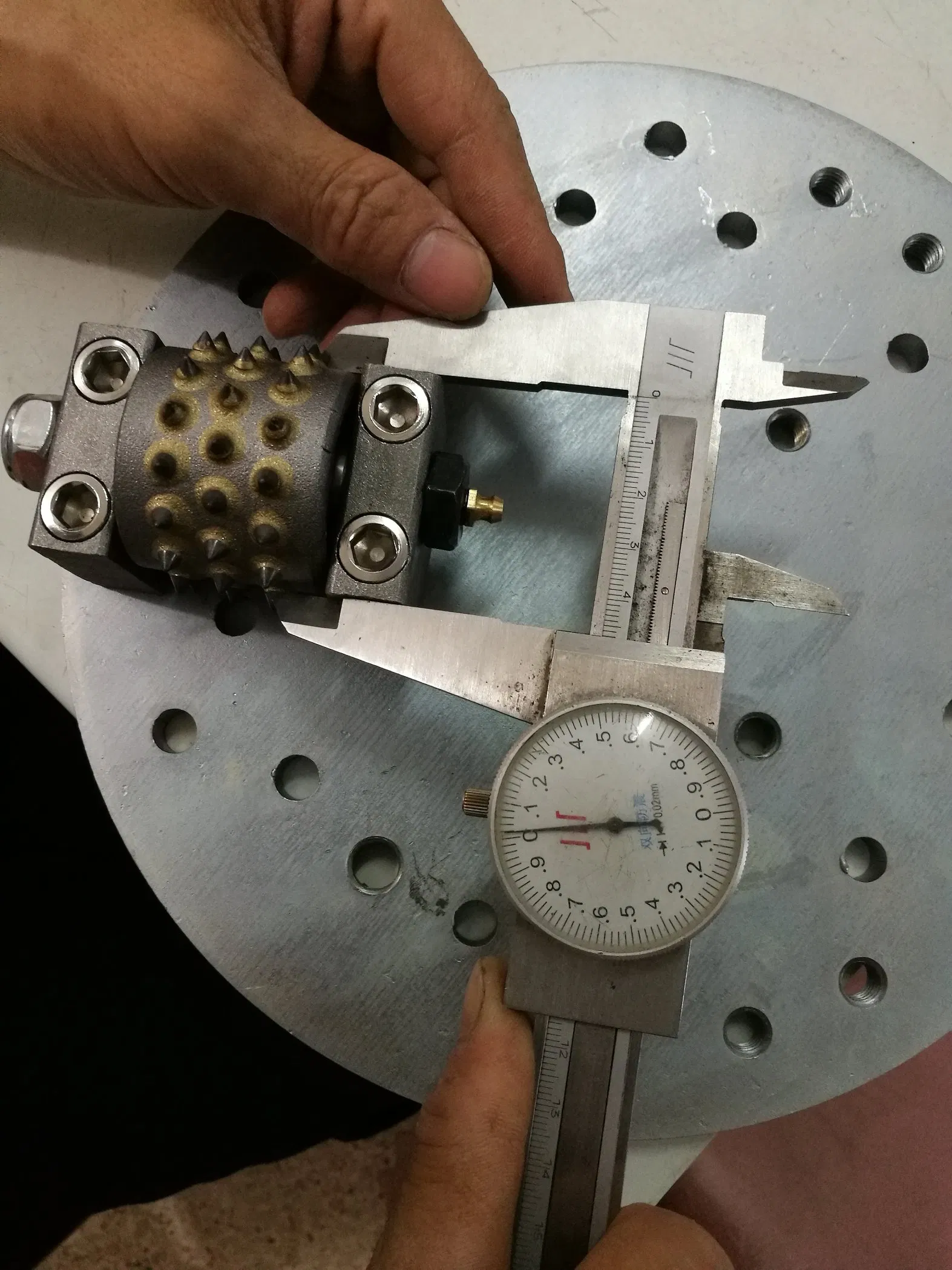 Алмазный роликовый буш-хаммер для шлифовки бетона