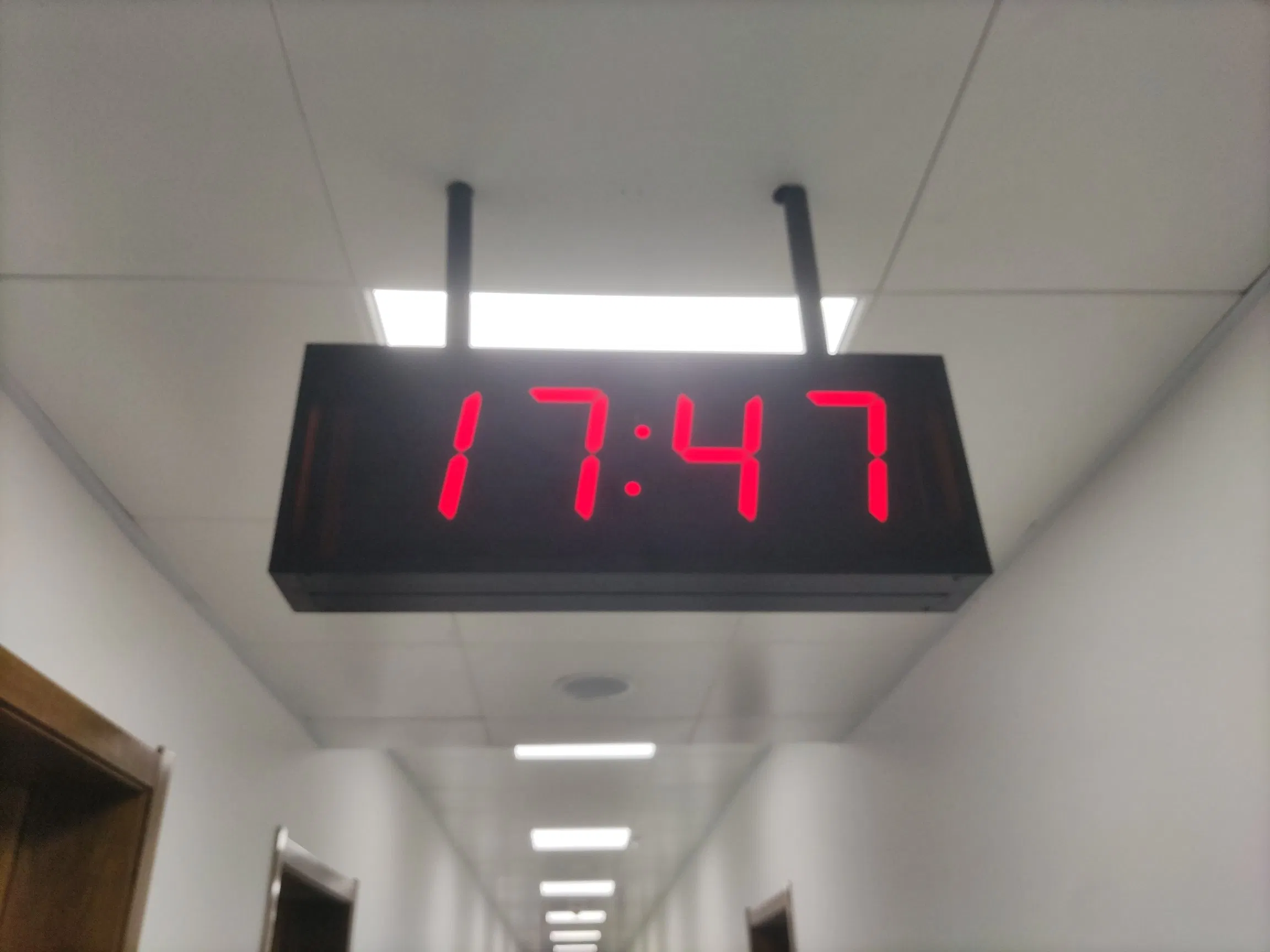 Electric Wall LED Timing Clock Temperature and Calendar Display for Gymnasium Hotel