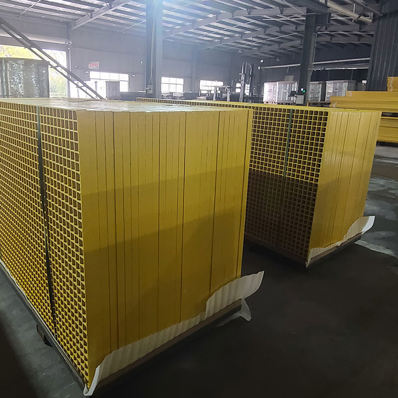 China Factory Fiberglass Grating Durable Mesh Panels for Wastewater Treatment Walkways Deck Platforms Outdoor Drainage Systems