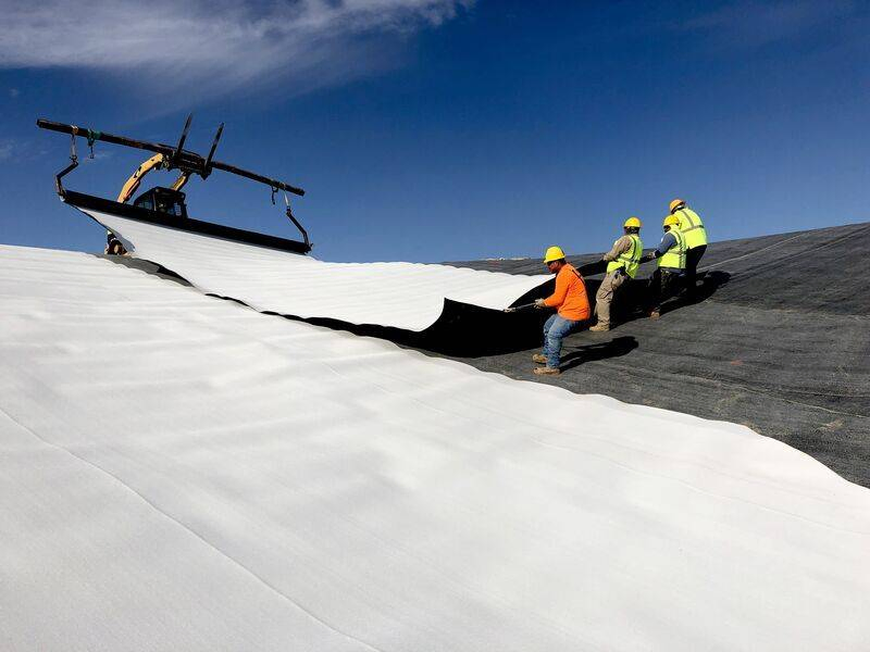 Geosynthetic Clay Liner / Gcl / for Reinforcement and Protection 4500-6000g