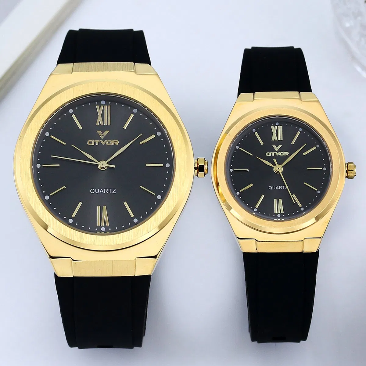 Factory OEM/ODM Sporty Silicone Strap Lady Watch Couple Watch Stock Men′ S Wrist Watch