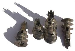 Металло-нейлоновый дюбель для гипсокартона с саморезом