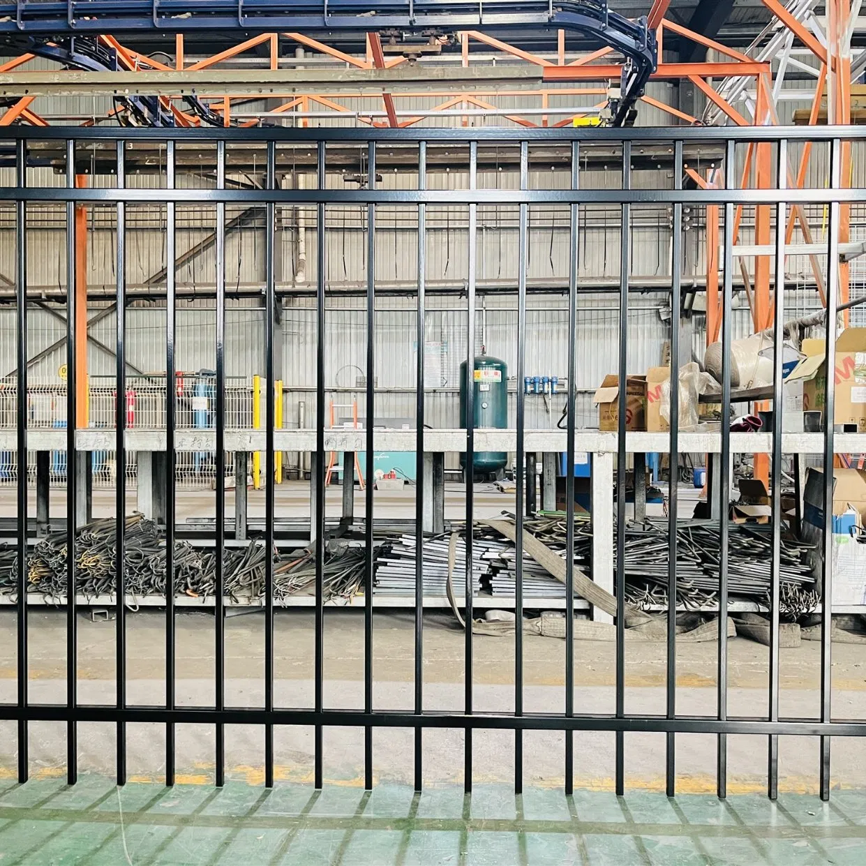 Reinforced Frame and Anti Climb Design Heavy Duty Welded Wrought Steel Iron Fence Welded Powder Coated Finials Top Fence Garrison/Security/Safety Fence