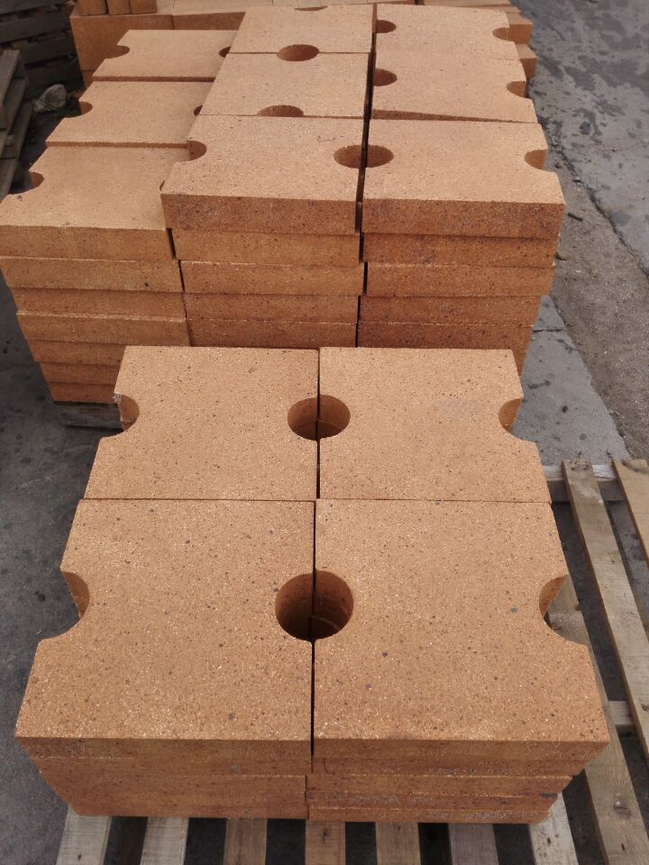 Огнеупорный шамотный кирпич низкой пористости для стекловаренных печей