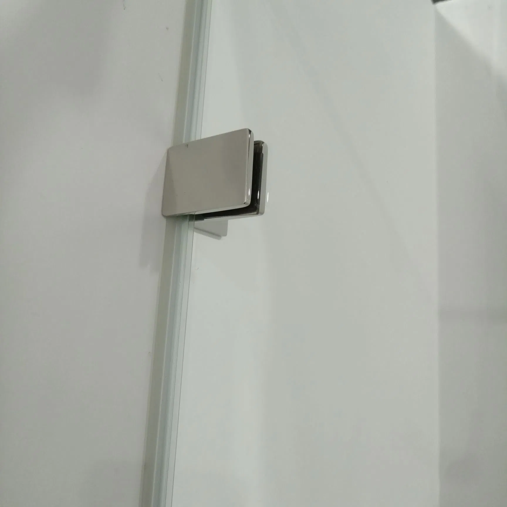 Elegant Frameless Clear Glass Shower Door for Modern Bathrooms