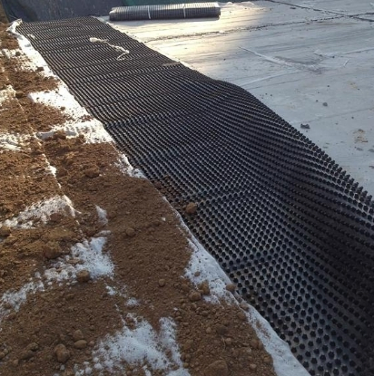 Manufacturers Drainage Board Wholesale PE Plastic Drain Board Water Storage Siphon System Building Garage Garden Auspicious Drainage Board