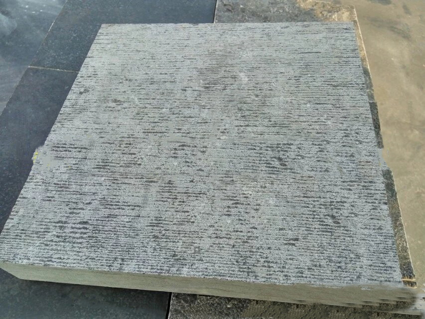 Building Material Natural Limestone Chiselled/Honed/Tumbled Bluestone for Floor Tiles and Paving Stone and Wall Cladding/Facade