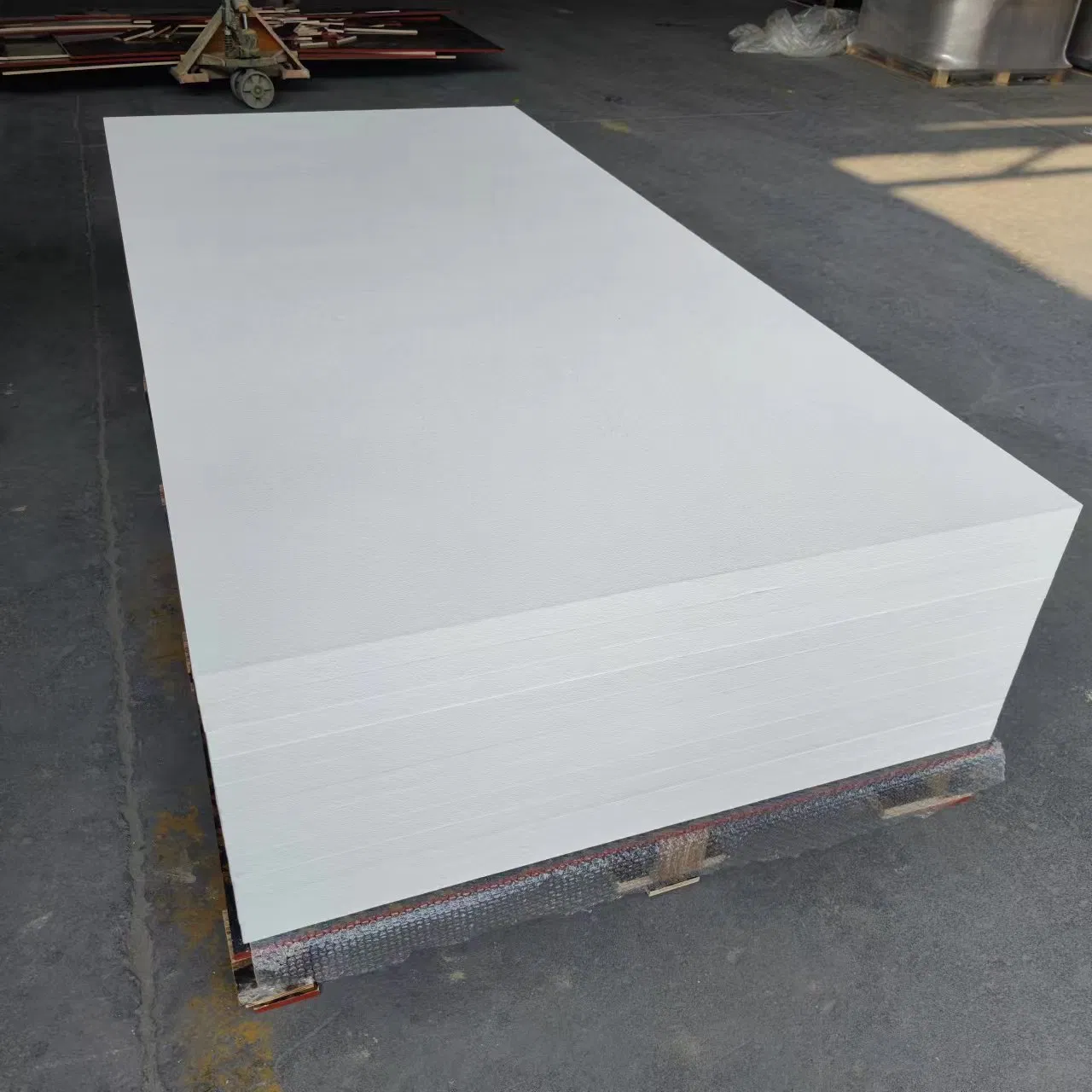 Fiberglass Sound-Absorbing Suspended Ceiling Advanced Material Factory Wholesale