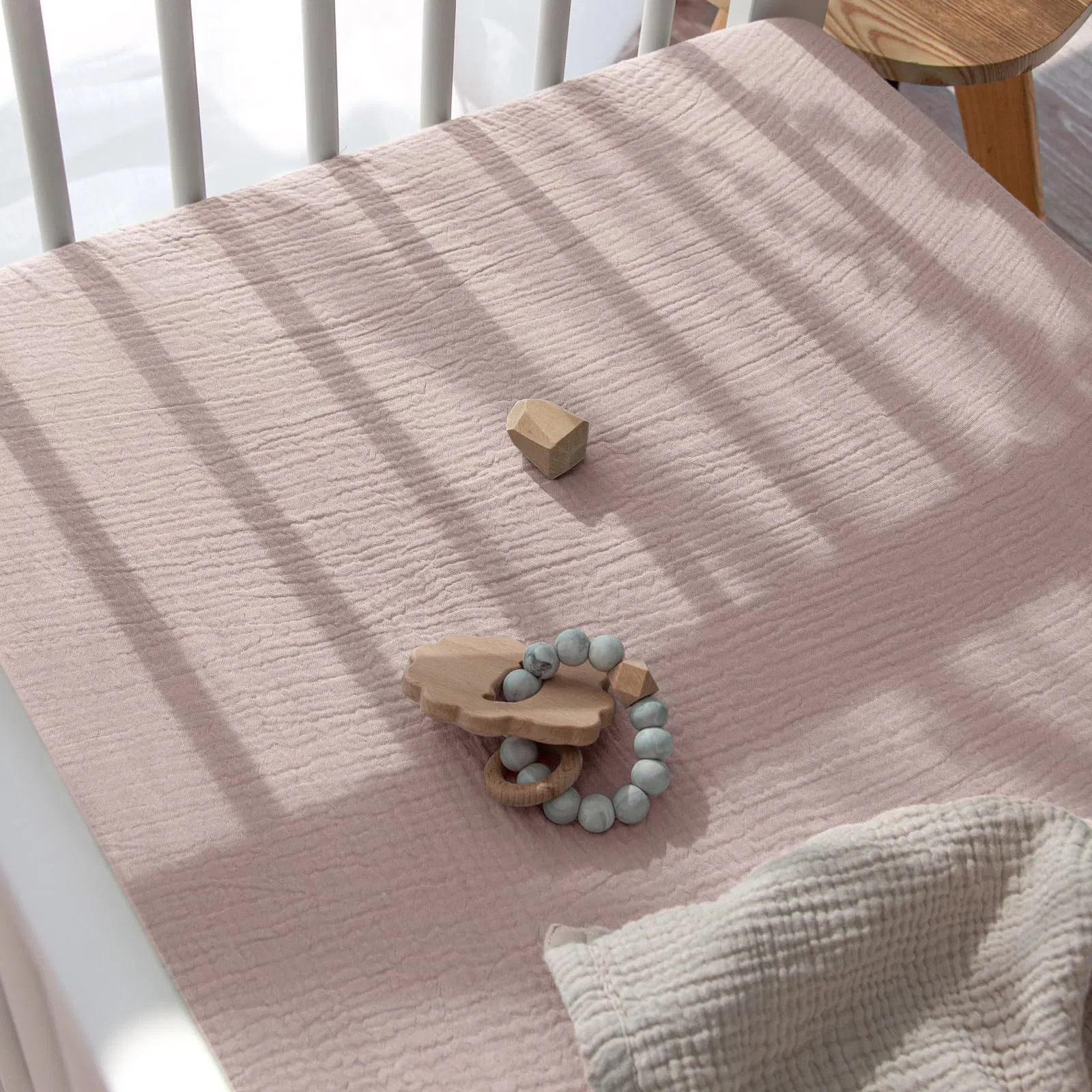 Sustainable Producer Fitted Bed Sheet 100% Cotton for Infant Crib Anti Slip Edge Baby Crib Sheet for Newborn