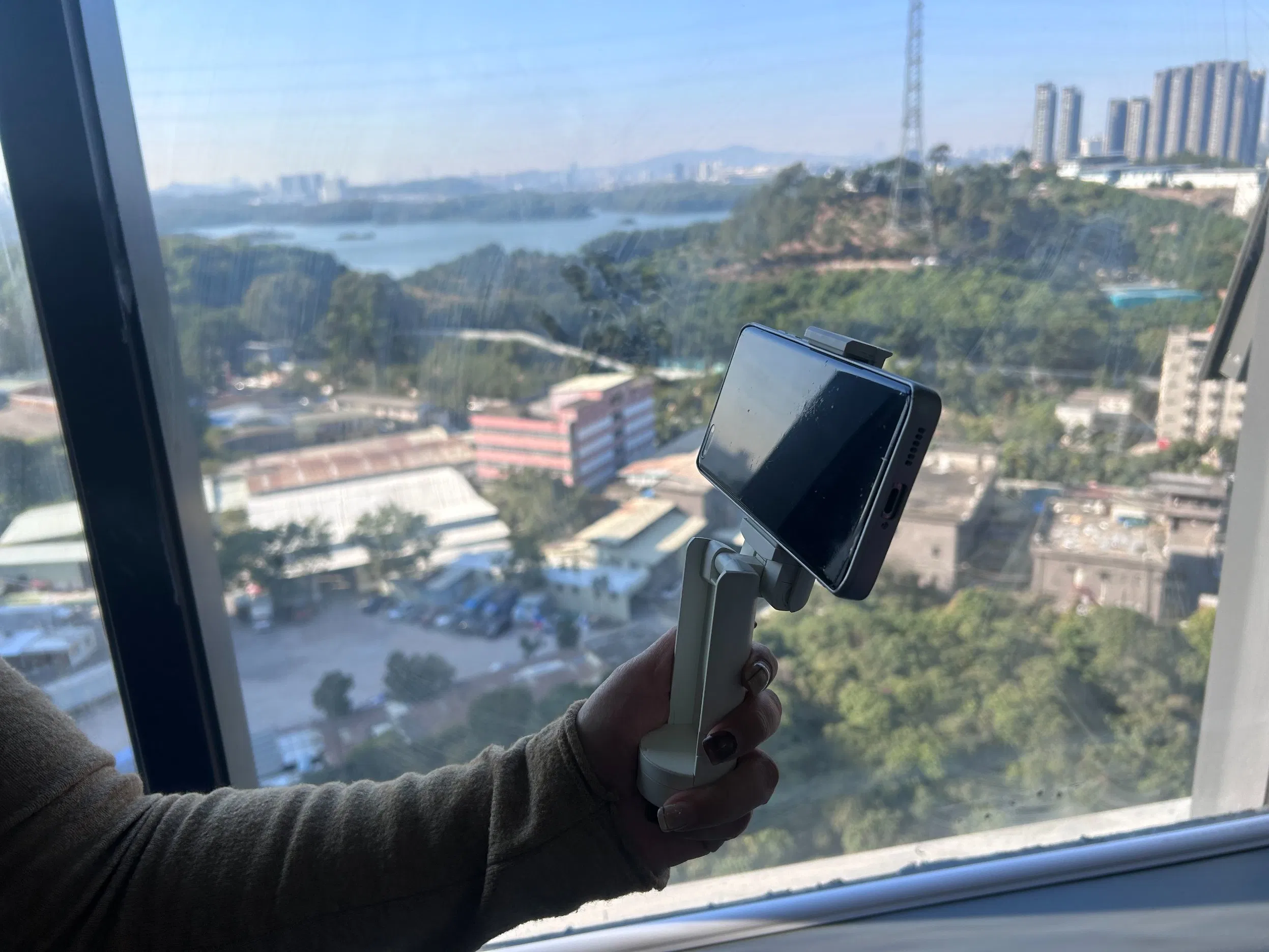 Складная подставка для телефона и планшета в самолет