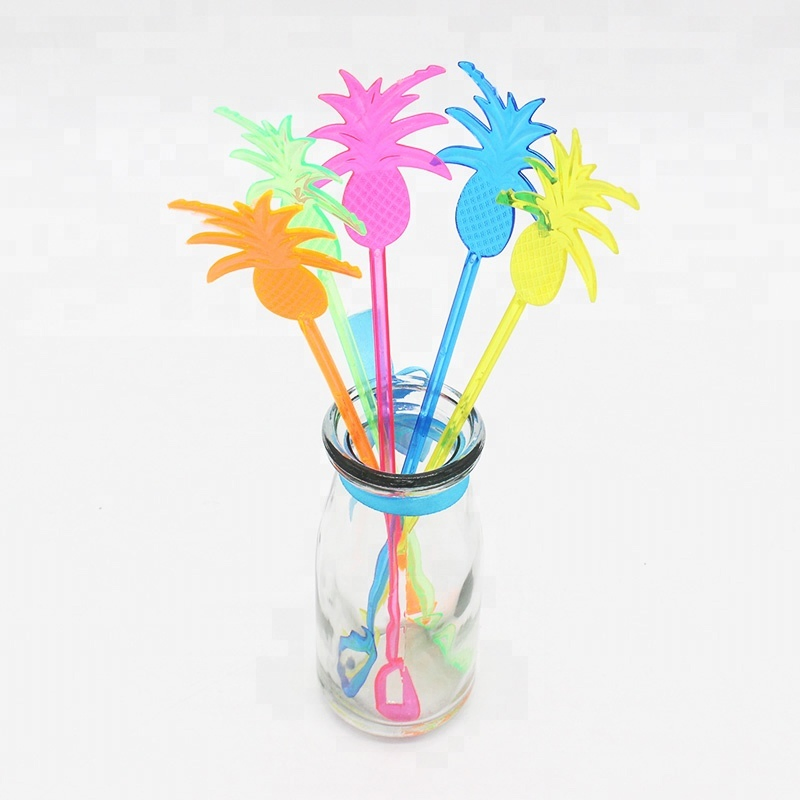 Vibrant Pineapple-Themed Disposable Swizzle Sticks for Party Fun