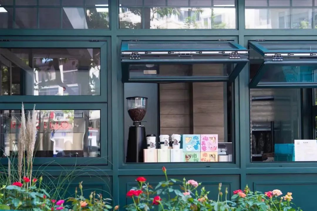 Double Glass Flip-out Window for Cafe Coffee Shop Restaurant Vertical Flip up Window Price
