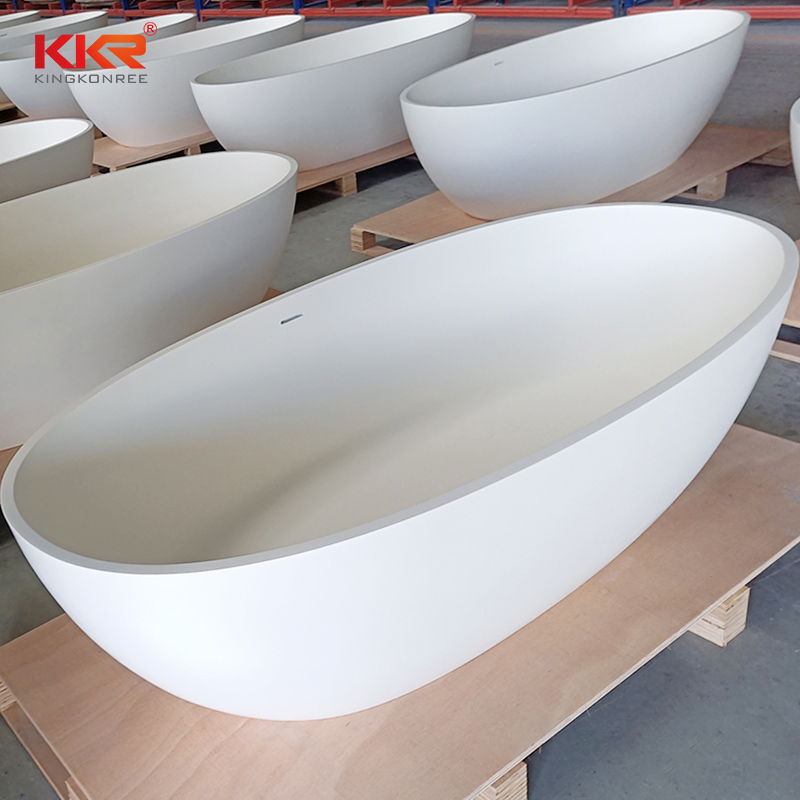 Угловая ванна из искусственного камня с полкой