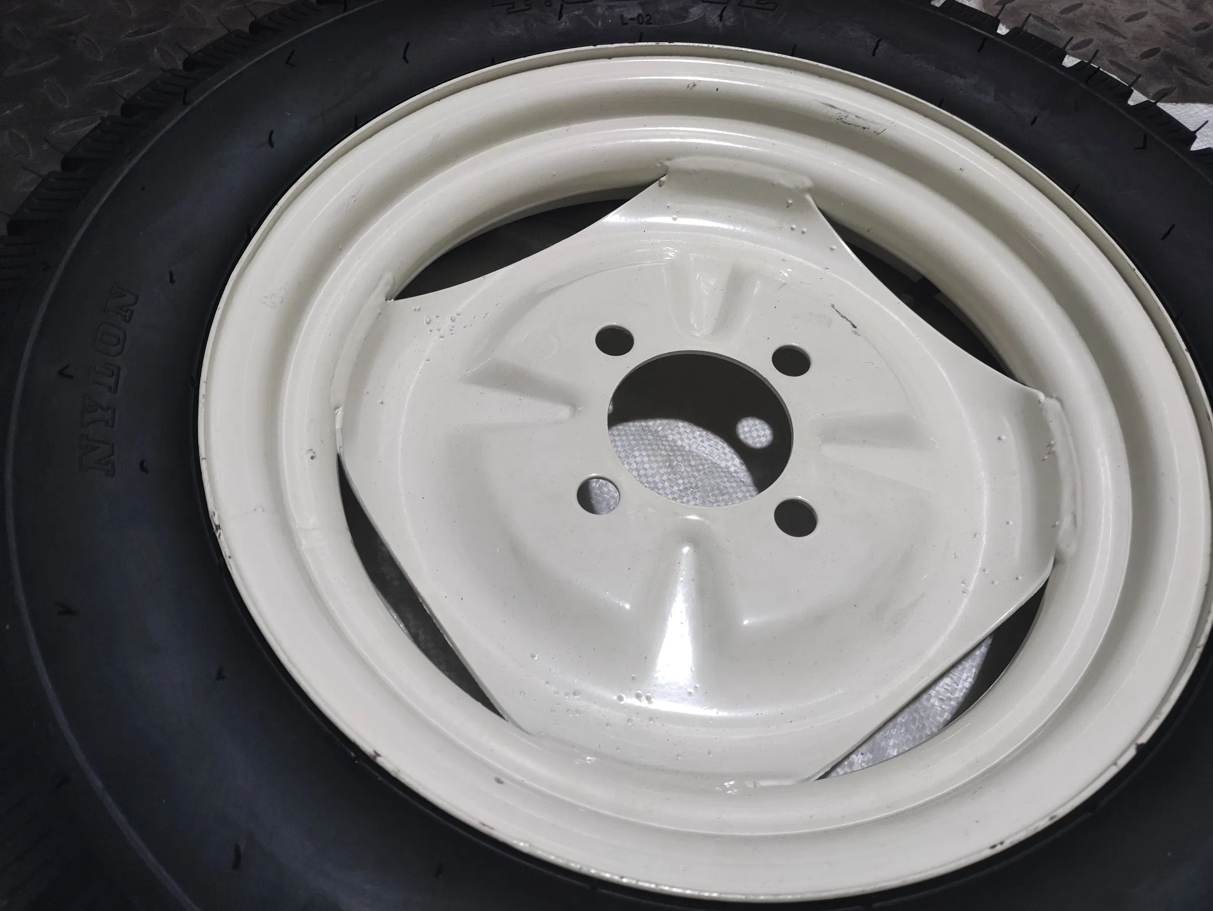 Good Quality Agricultural Tyres of 400X8, 400-10.400-12.5.00-8, 500-10.5.00-12 Pattern Tractor Wheel